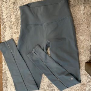 Alo yoga size M pants